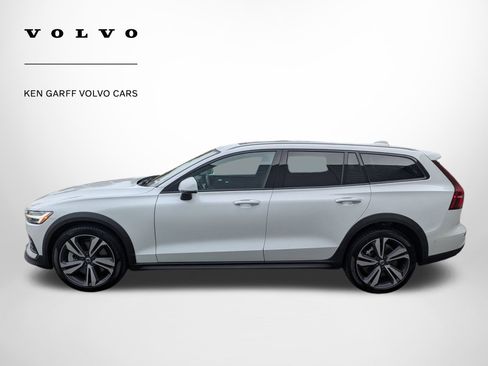 Certified 2025 Volvo V60 B5 Cross Country Plus image 7