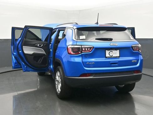 New 2025 Jeep Compass Latitude w/ Sun & Sound Group AWD/4WD image 56