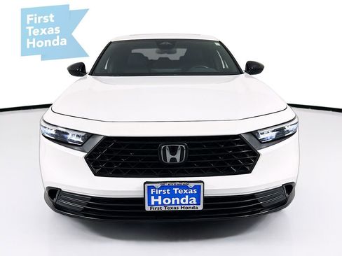 Used 2023 Honda Accord Sport image 2