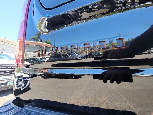 Used 2023 Chevrolet Silverado 1500 LT Trail Boss w/ LT Trail Boss Premium Package AWD/4WD image 32