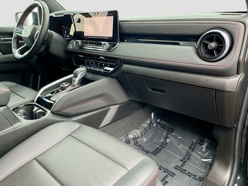 Used 2024 Chevrolet Colorado Z71 w/ Z71 Convenience Package 2 image 27