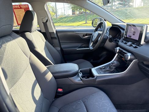 Used 2023 Toyota RAV4 XLE AWD/4WD image 24