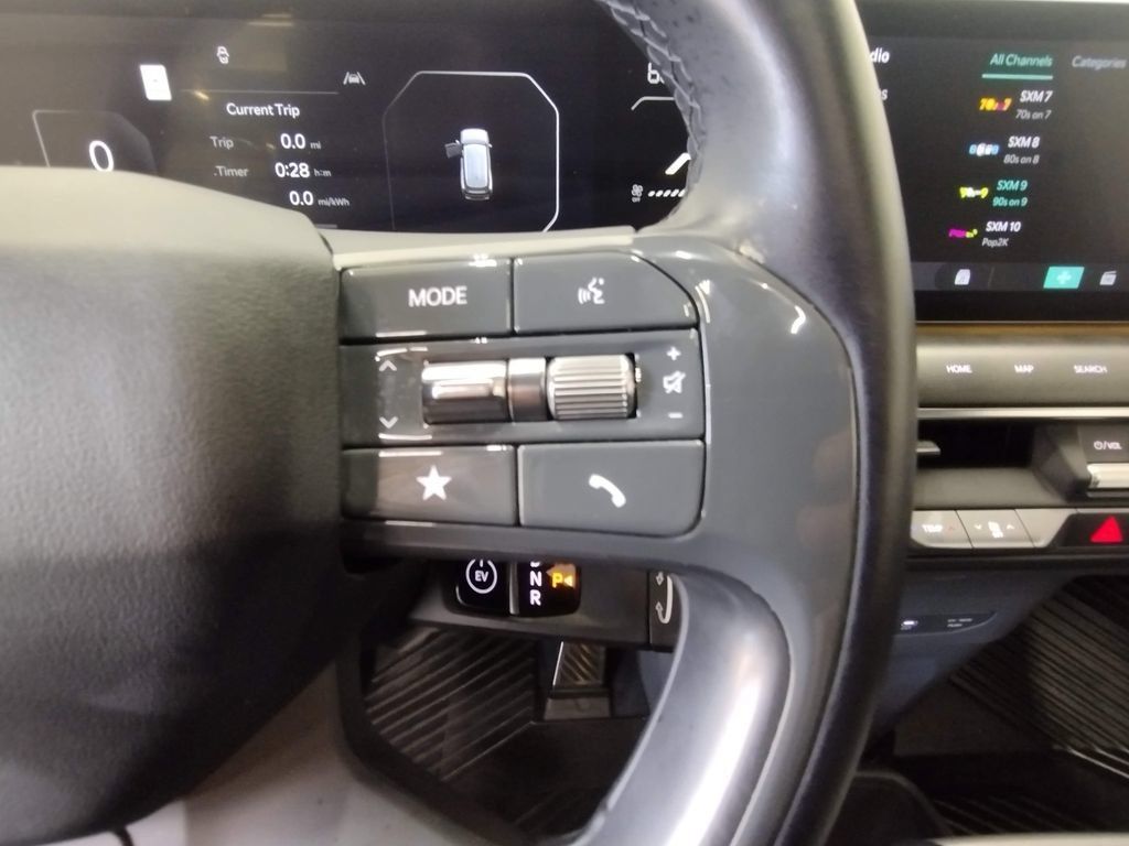Used 2024 Kia EV9 GT-Line AWD/4WD image 35