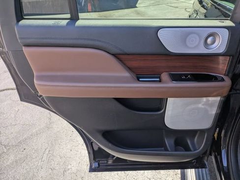 Used 2023 Lincoln Navigator Reserve AWD/4WD image 26