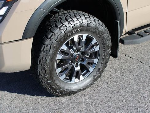 Used 2021 Nissan Titan PRO-4X w/ Pro-4x Convenience Package image 13