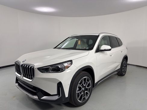 New 2026 BMW X1 xDrive28i w/ Convenience Package image 3