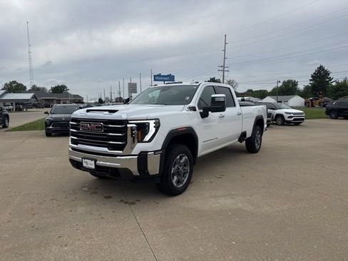 Used 2025 GMC Sierra 2500 SLT AWD/4WD image 3