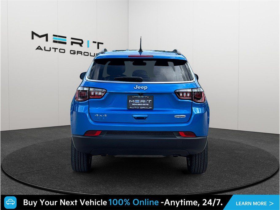 Used 2024 Jeep Compass Latitude AWD/4WD image 8