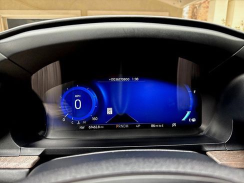 Used 2020 Ford Explorer Platinum w/ Premium Technology Package image 19