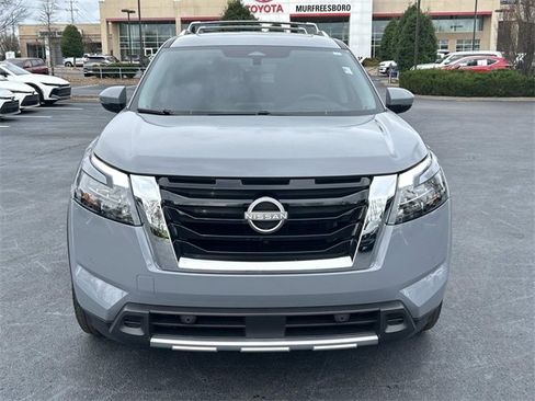 Used 2025 Nissan Pathfinder Platinum w/ Cargo Package image 9