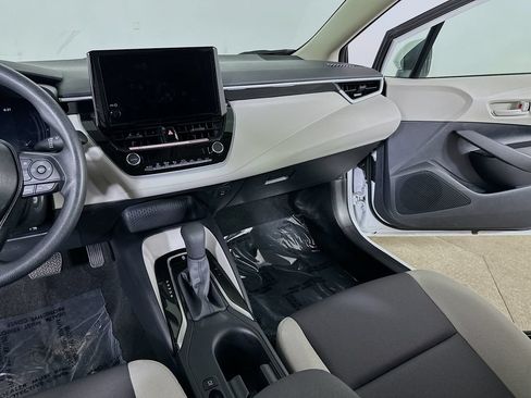 Used 2026 Toyota Corolla LE FWD image 19