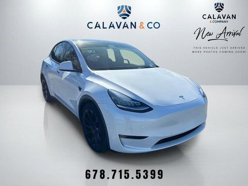 Used 2021 Tesla Model Y Long Range image 1