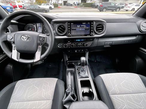 Used 2023 Toyota Tacoma TRD Off-Road image 15