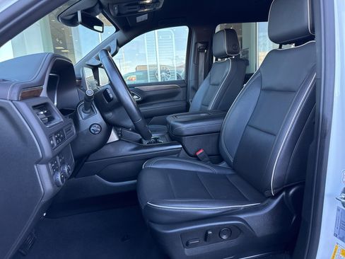 Used 2023 Chevrolet Suburban Premier image 22