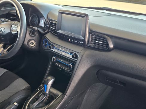 Used 2019 Hyundai Veloster 2.0 FWD image 24