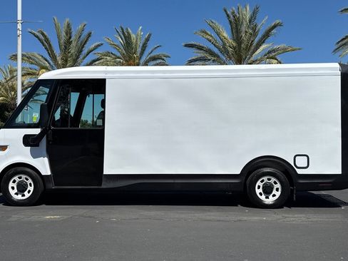 Used 2023 Chevrolet Brightdrop 600 w/ Active Safety Package 2 AWD/4WD image 6
