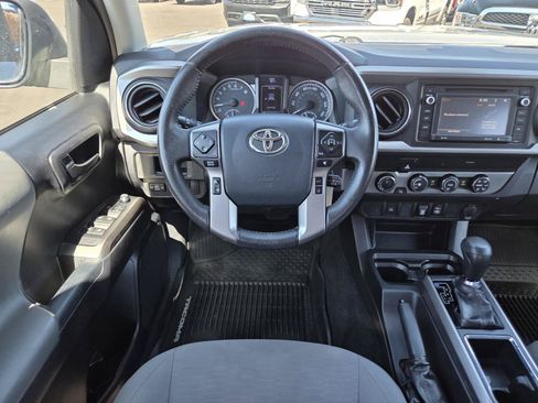 Used 2019 Toyota Tacoma SR5 AWD/4WD image 16