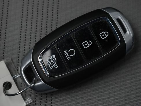 Used 2024 Hyundai Venue SEL image 33