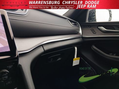 New 2025 Jeep Grand Cherokee L Overland w/ Luxury Tech Group IV image 26