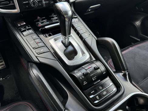Used 2016 Porsche Cayenne GTS AWD/4WD image 30
