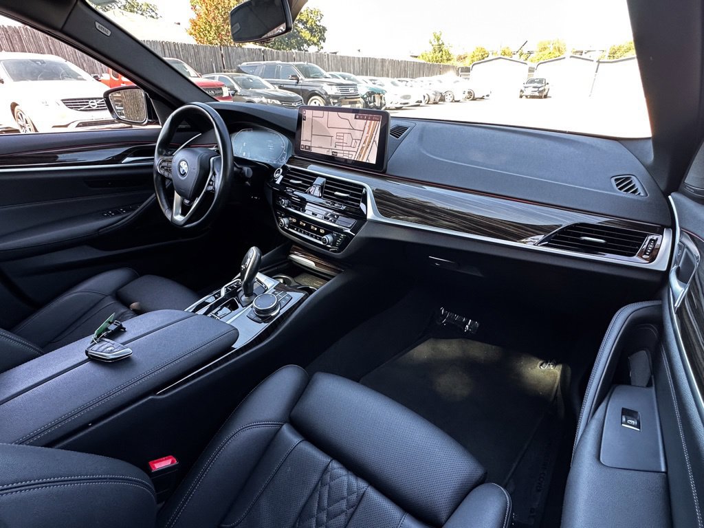 Used 2023 BMW 530e xDrive AWD/4WD image 26