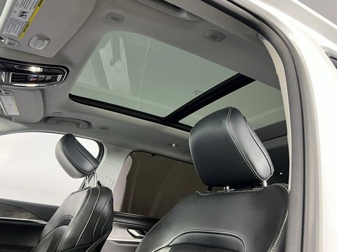 Used 2023 Jeep Grand Cherokee L Limited w/ Luxury Tech Group II image 21