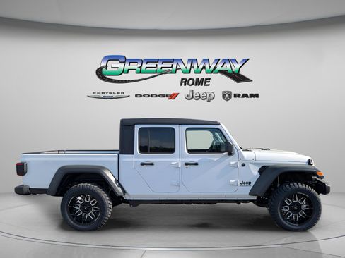 New 2025 Jeep Gladiator Sport image 6