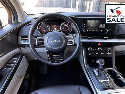Certified 2024 Kia Carnival LX image 5