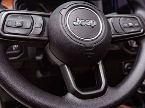 Used 2026 Jeep Gladiator Sport AWD/4WD image 26