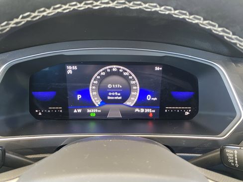 Certified 2022 Volkswagen Tiguan SE FWD image 22