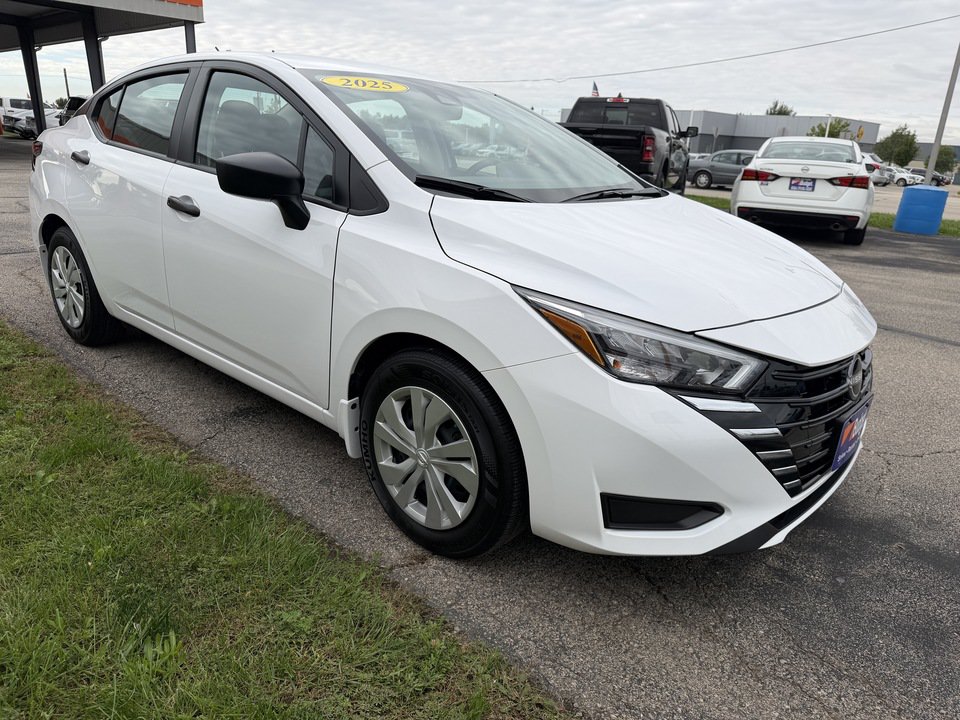 Used 2025 Nissan Versa S w/ Electronics Package FWD image 7