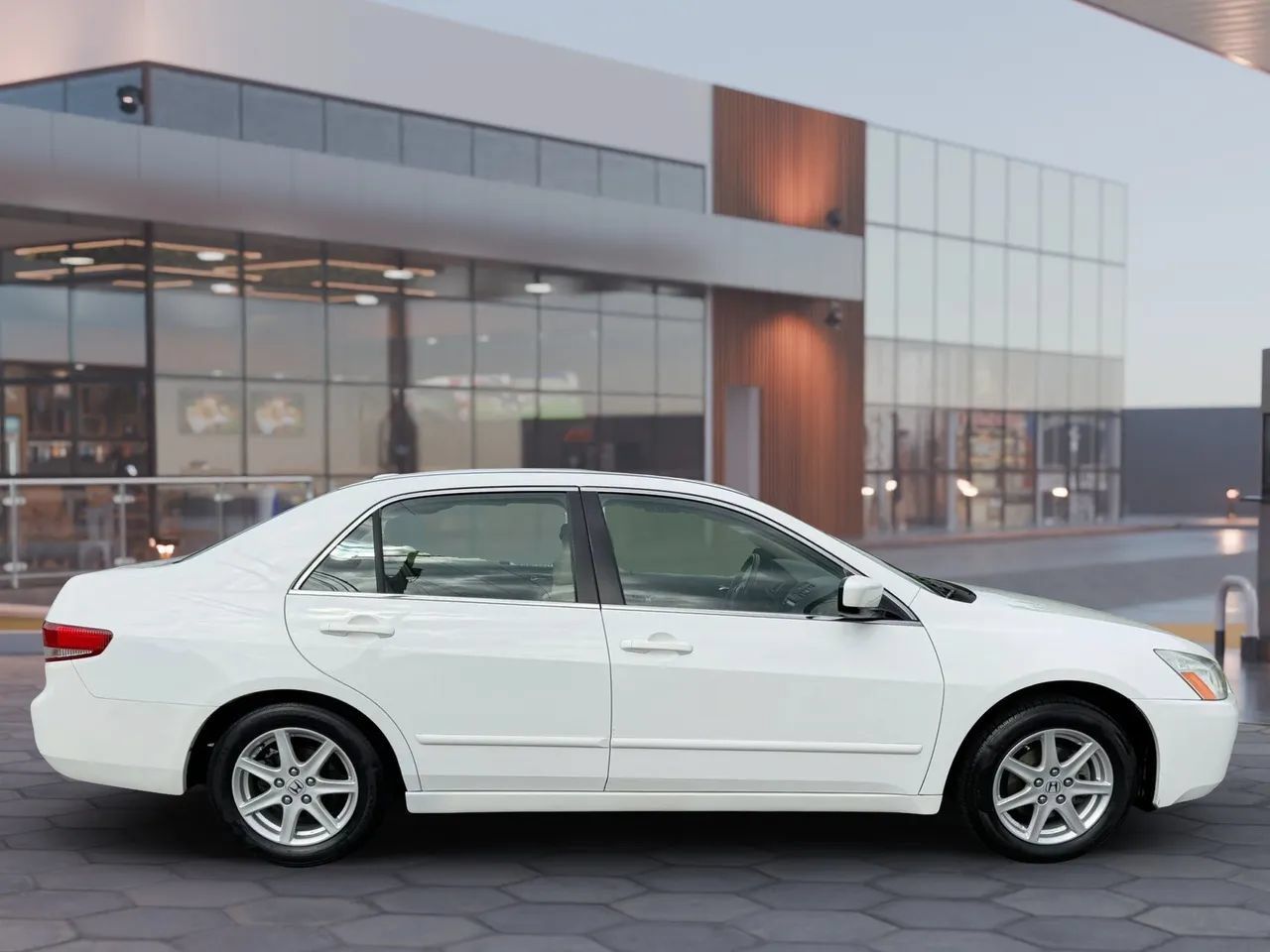 Used 2004 Honda Accord EX image 4