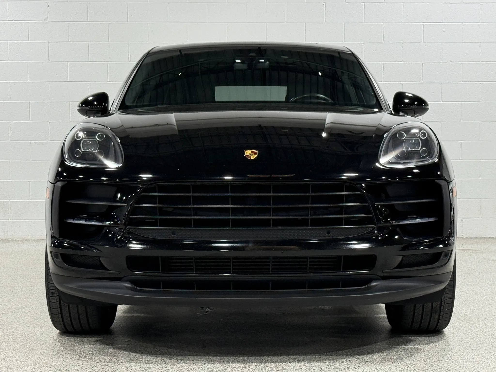 Used 2020 Porsche Macan AWD/4WD image 3