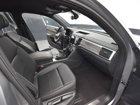 Used 2022 Volkswagen Atlas Cross Sport SE image 15