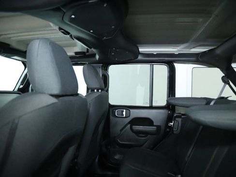 Used 2025 Jeep Wrangler Sport S image 15