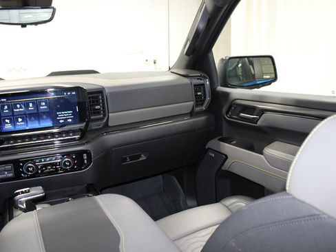 Used 2024 Chevrolet Silverado 1500 ZR2 w/ Technology Package image 65