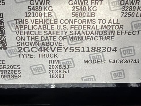 Used 2025 Chevrolet Silverado 3500 High Country w/ Midnight Edition AWD/4WD image 32