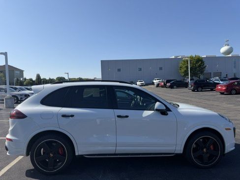 Used 2018 Porsche Cayenne Turbo AWD/4WD image 9