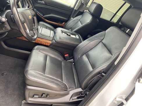 Used 2020 Chevrolet Suburban Premier image 8