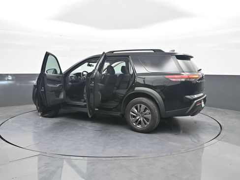 Used 2025 Nissan Pathfinder SV AWD/4WD image 46