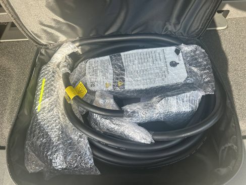 Used 2025 Volkswagen ID. Buzz Pro S image 6