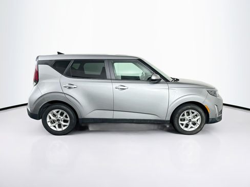 Used 2023 Kia Soul LX w/ LX Technology Package FWD image 10