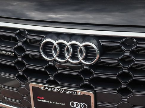 Certified 2025 Audi Q5 e Premium Plus w/ Premium Plus Package AWD/4WD image 12