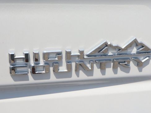 Used 2024 Chevrolet Silverado 1500 High Country w/ Technology Package image 51