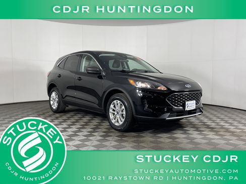 Used 2022 Ford Escape SE image 1