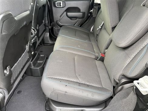 Used 2025 Jeep Wrangler Unlimited Rubicon 4xe w/ Convenience Group AWD/4WD image 20