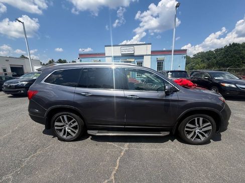 Used 2017 Honda Pilot Touring image 9