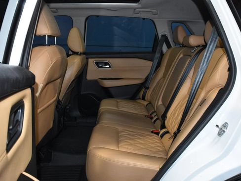 Used 2021 Nissan Rogue Platinum FWD image 24