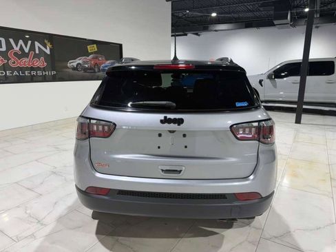 Used 2022 Jeep Compass Latitude w/ Sun and Sound Group FWD image 10