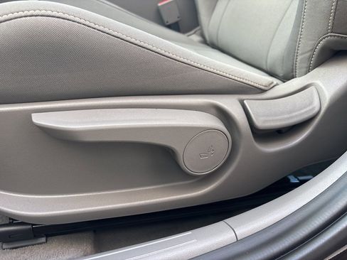 Used 2025 Hyundai Elantra SEL image 8